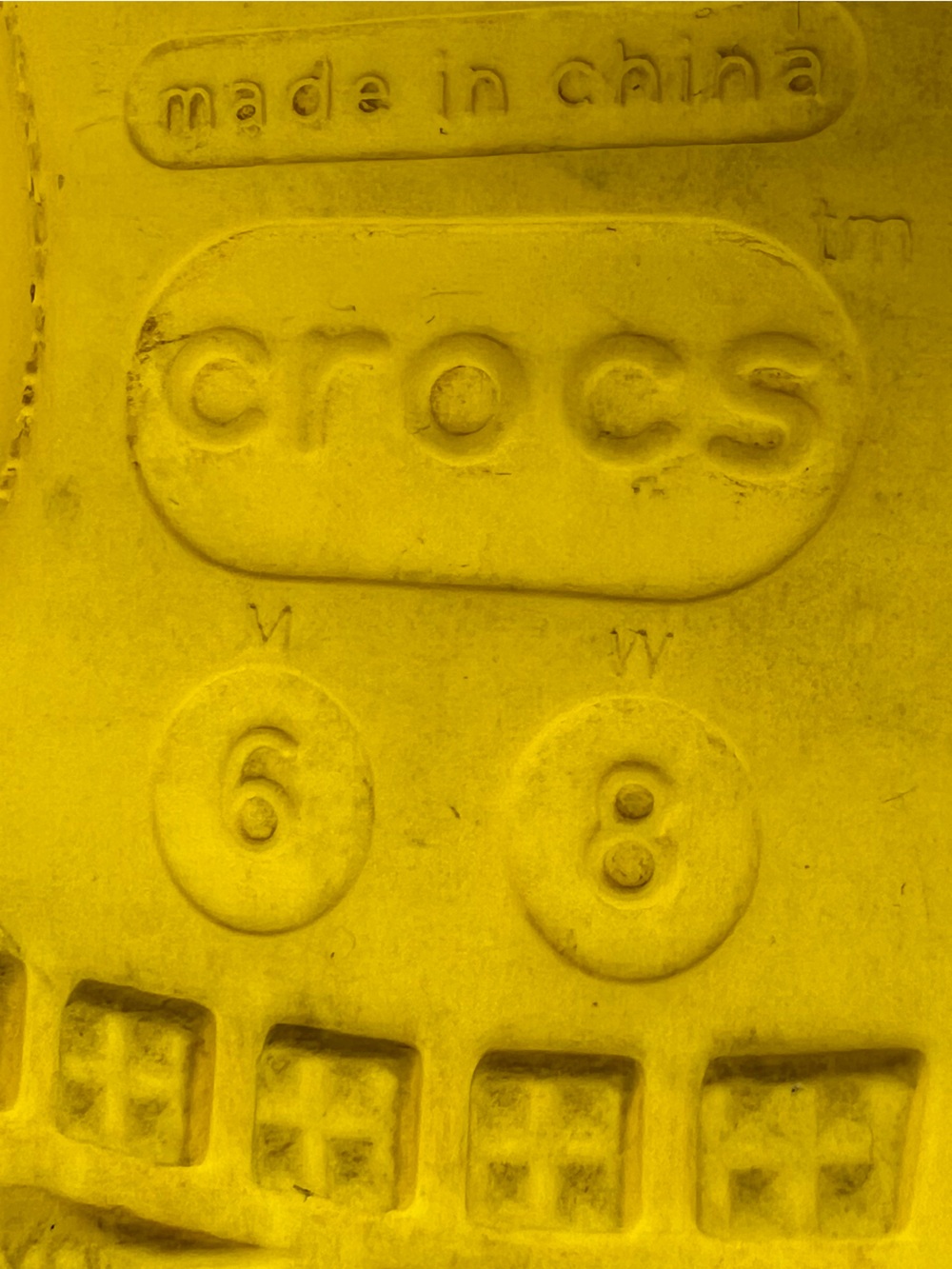 Crocs Women’s size 8 slip on shoes yellow clogs mules - Picture 5 of 9